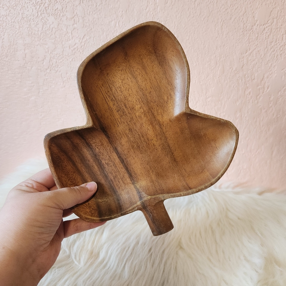 Vintage Monkeypod Wood Clover Shaped Decorative Board Tray